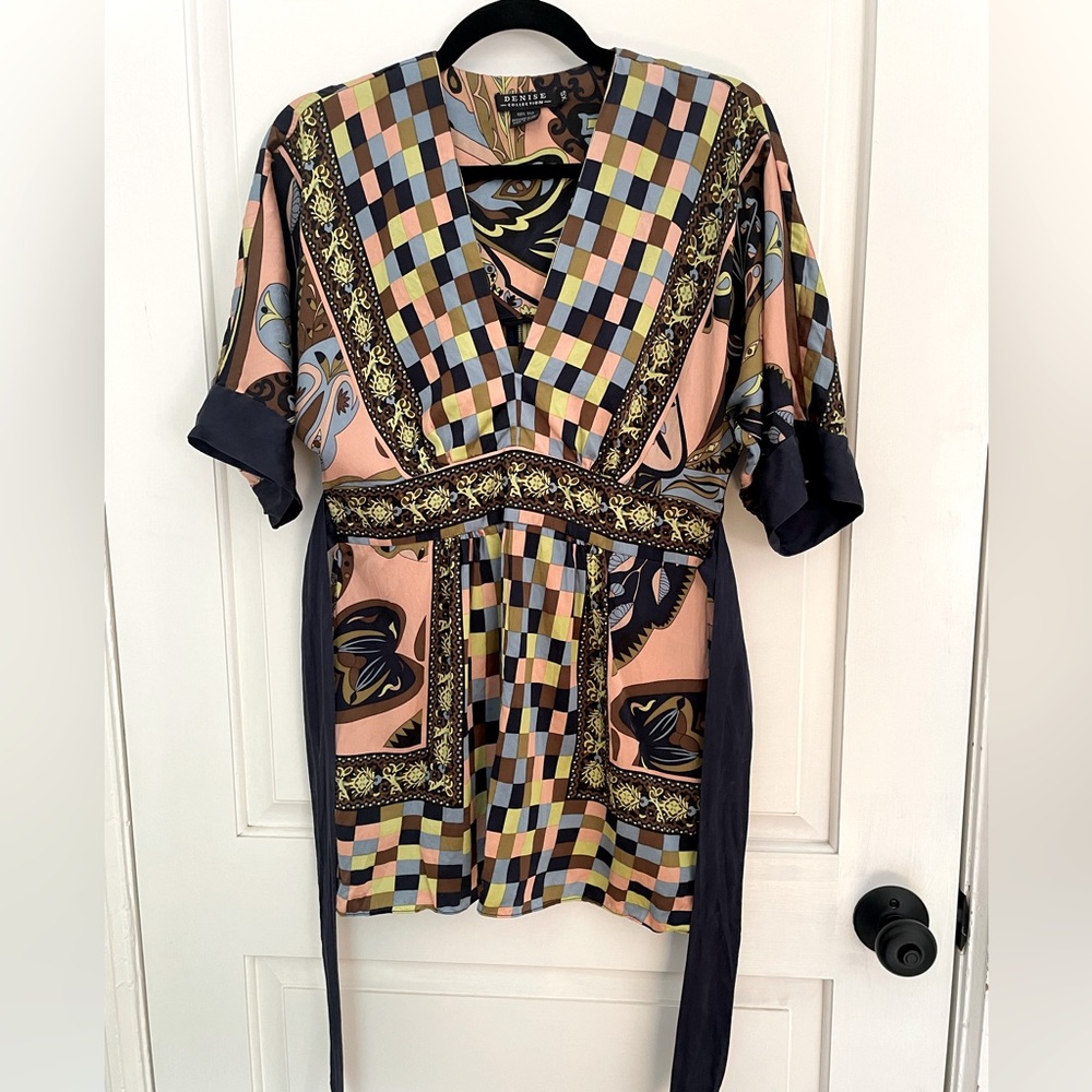 100% Silk Short-Sleeved Top with tie, Size XS
